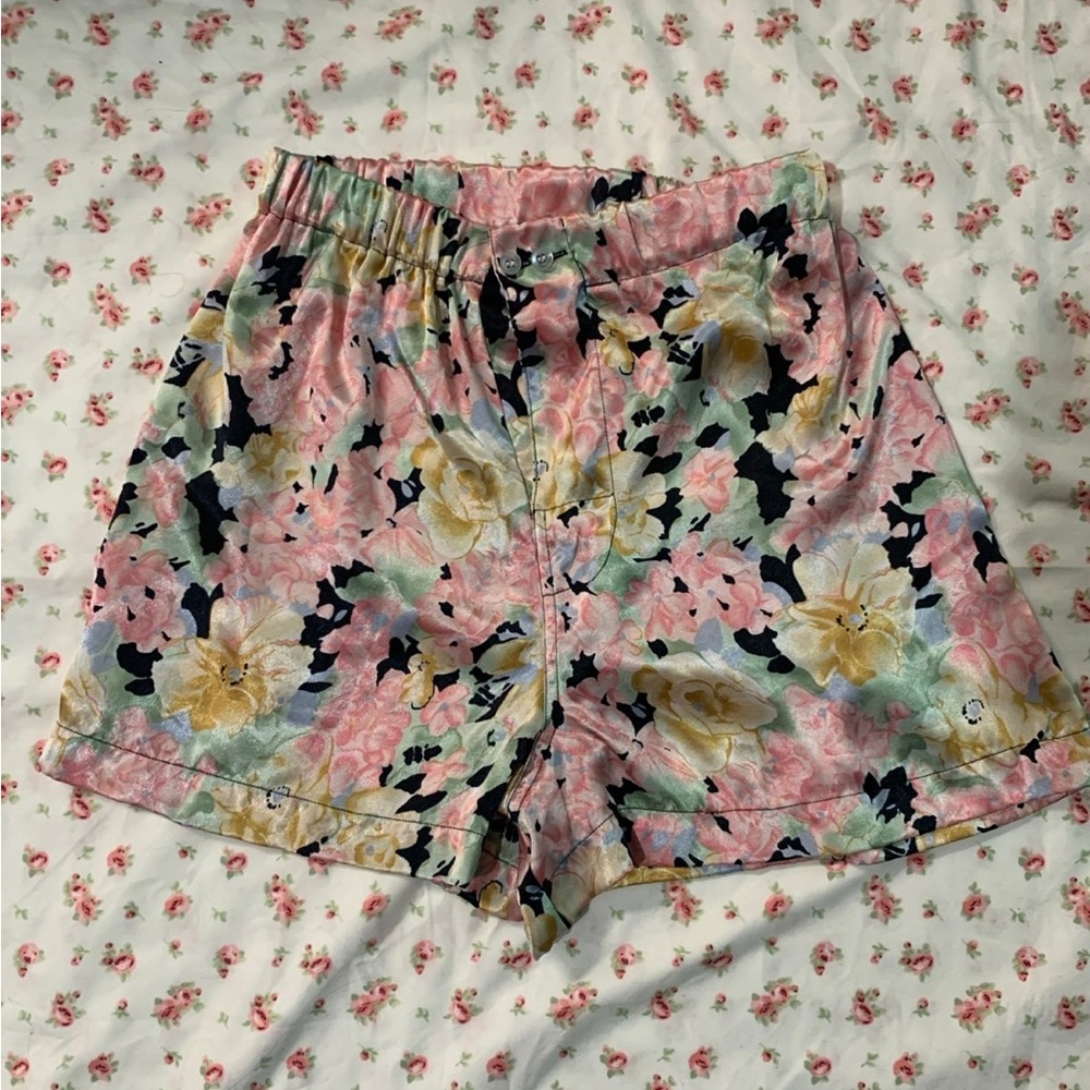 Classified vintage floral shorts